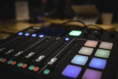 topofmind_podcast-studio_greenpod_EP13-1